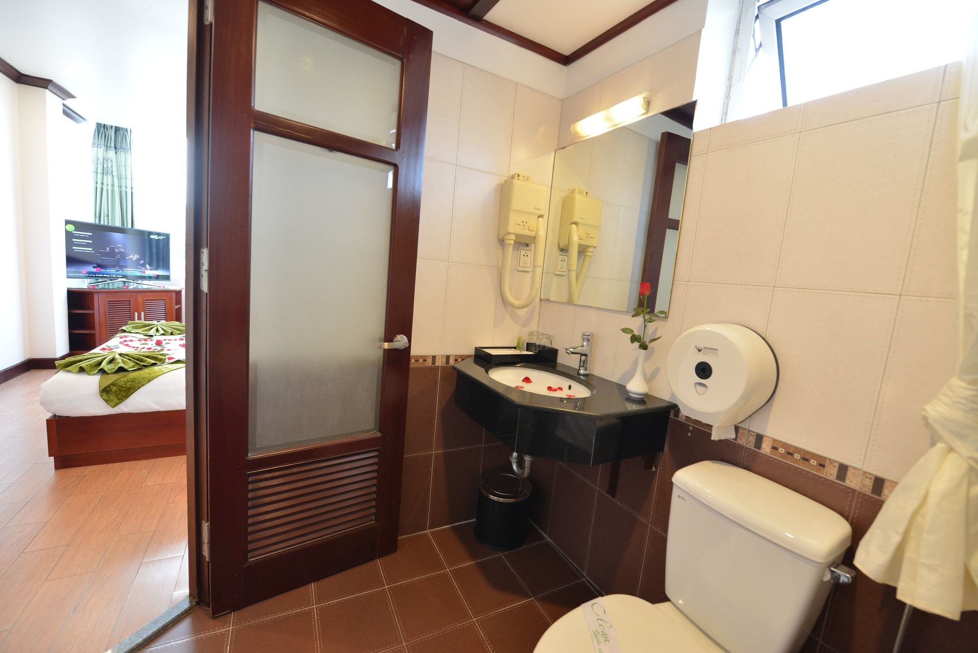 Фото Blue Ha Noi Inn Legend Hotel