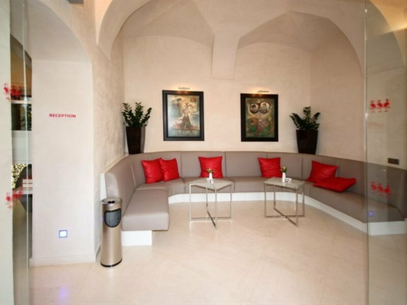 Фото Hotel Three Storks