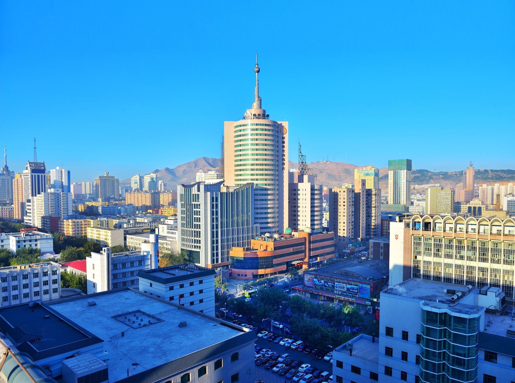 Фото Luxemon Xinjiang Hongfu Hotel