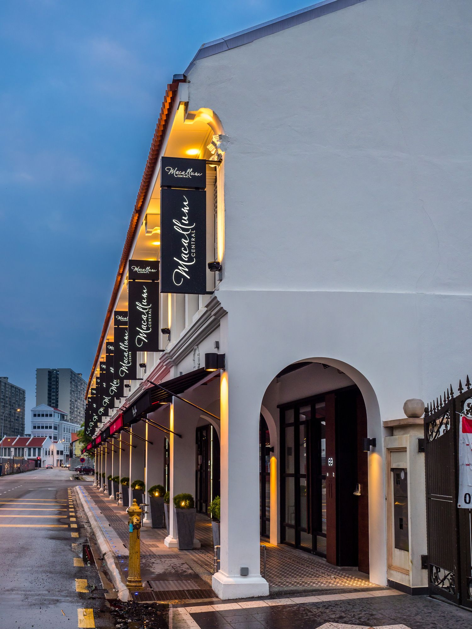 Фото Macallum Central Hotel by Phc