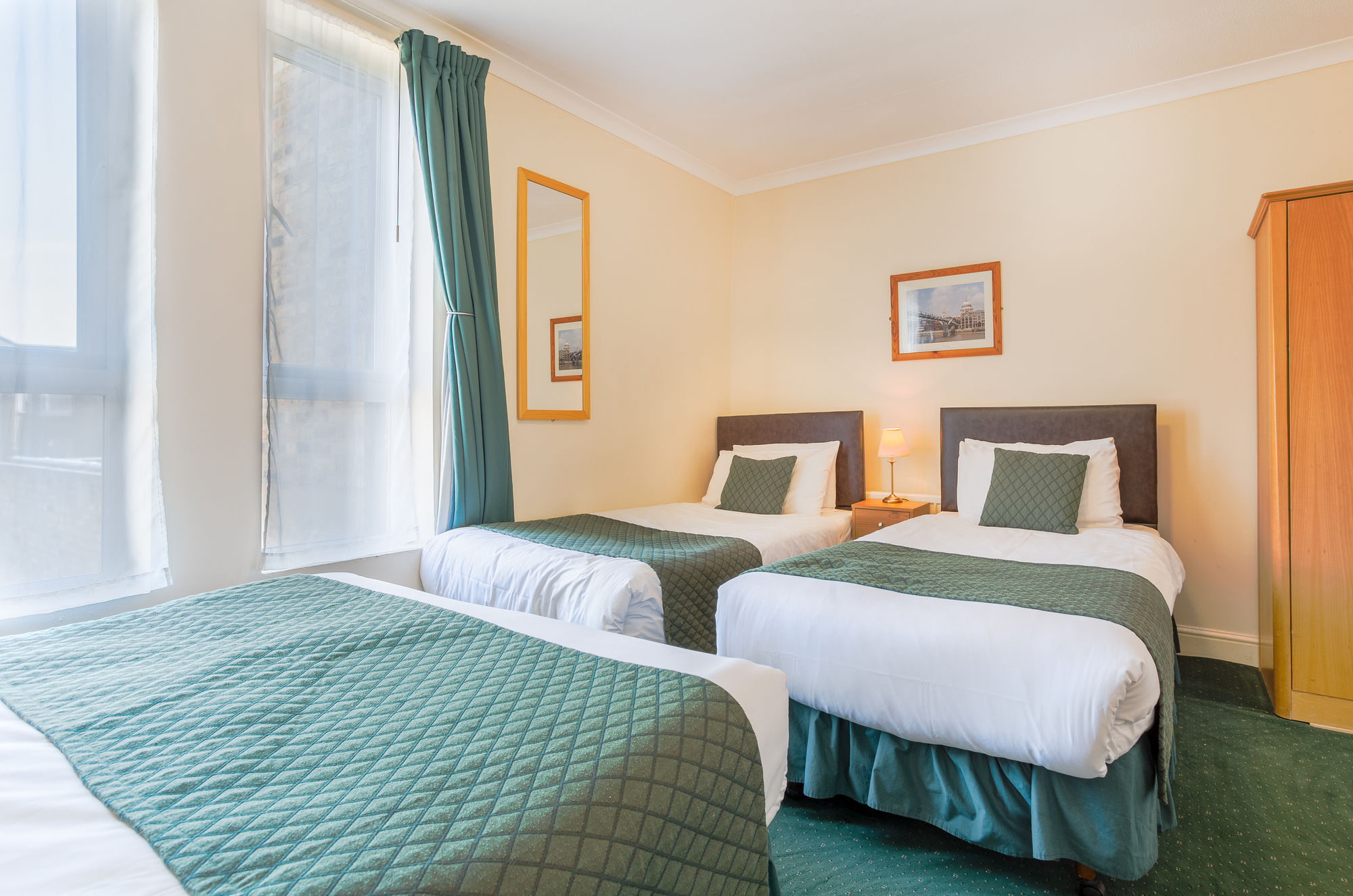 Фото London Town Hotel