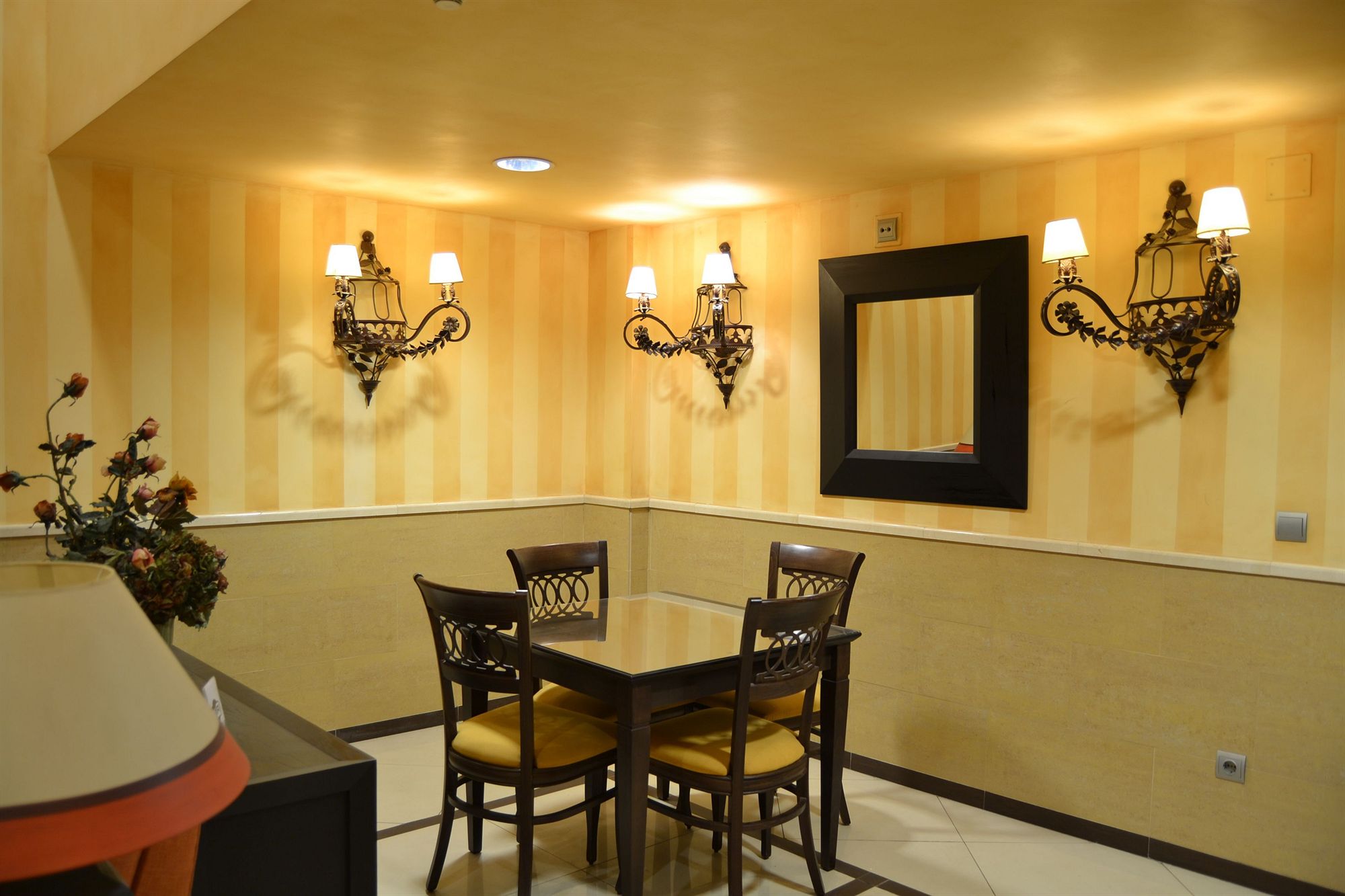 Фото Hotel Sur Málaga