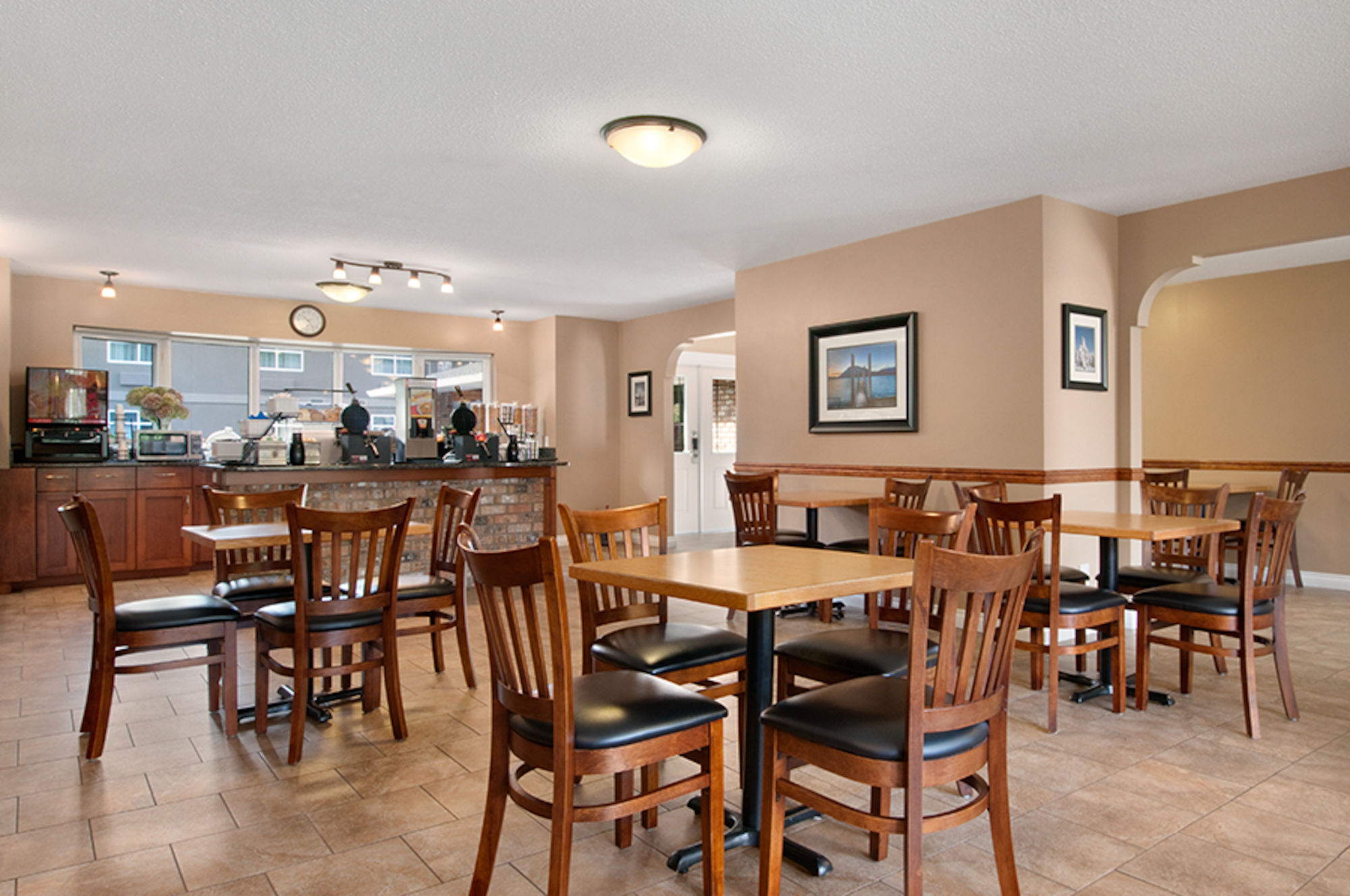 Фото Best Western Sicamous Inn