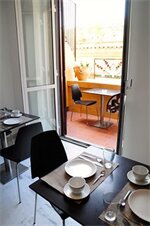 Фото Little Rhome Suites