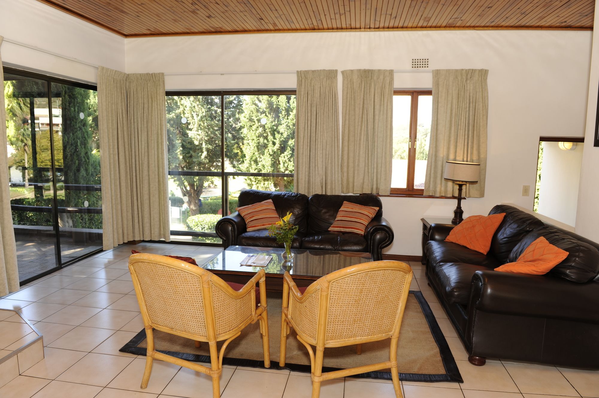 Фото Montagu Springs Resort