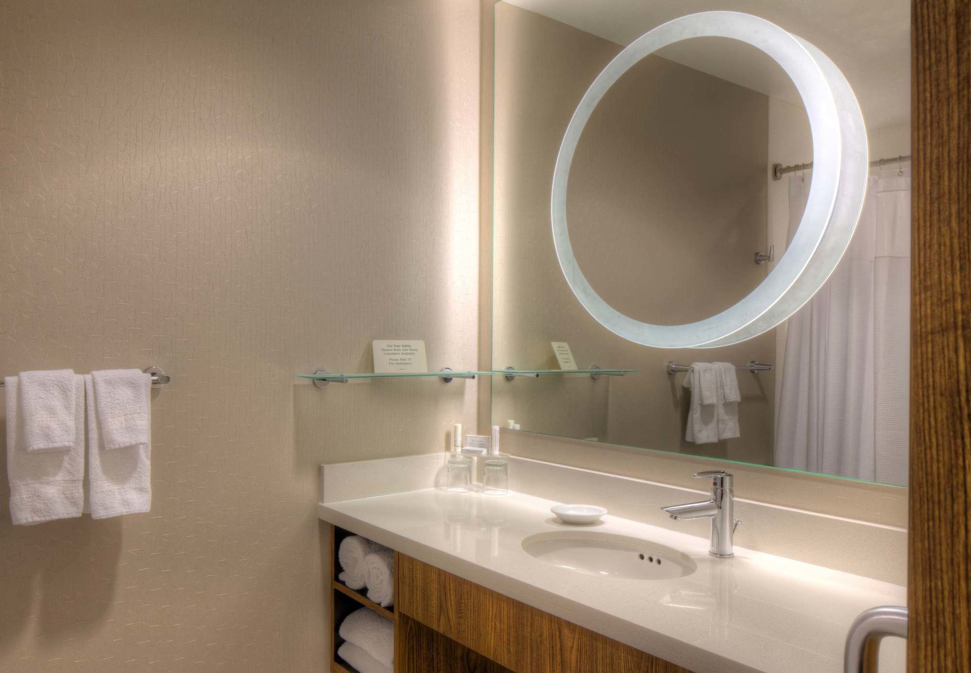 Фото SpringHill Suites Anchorage University Lake