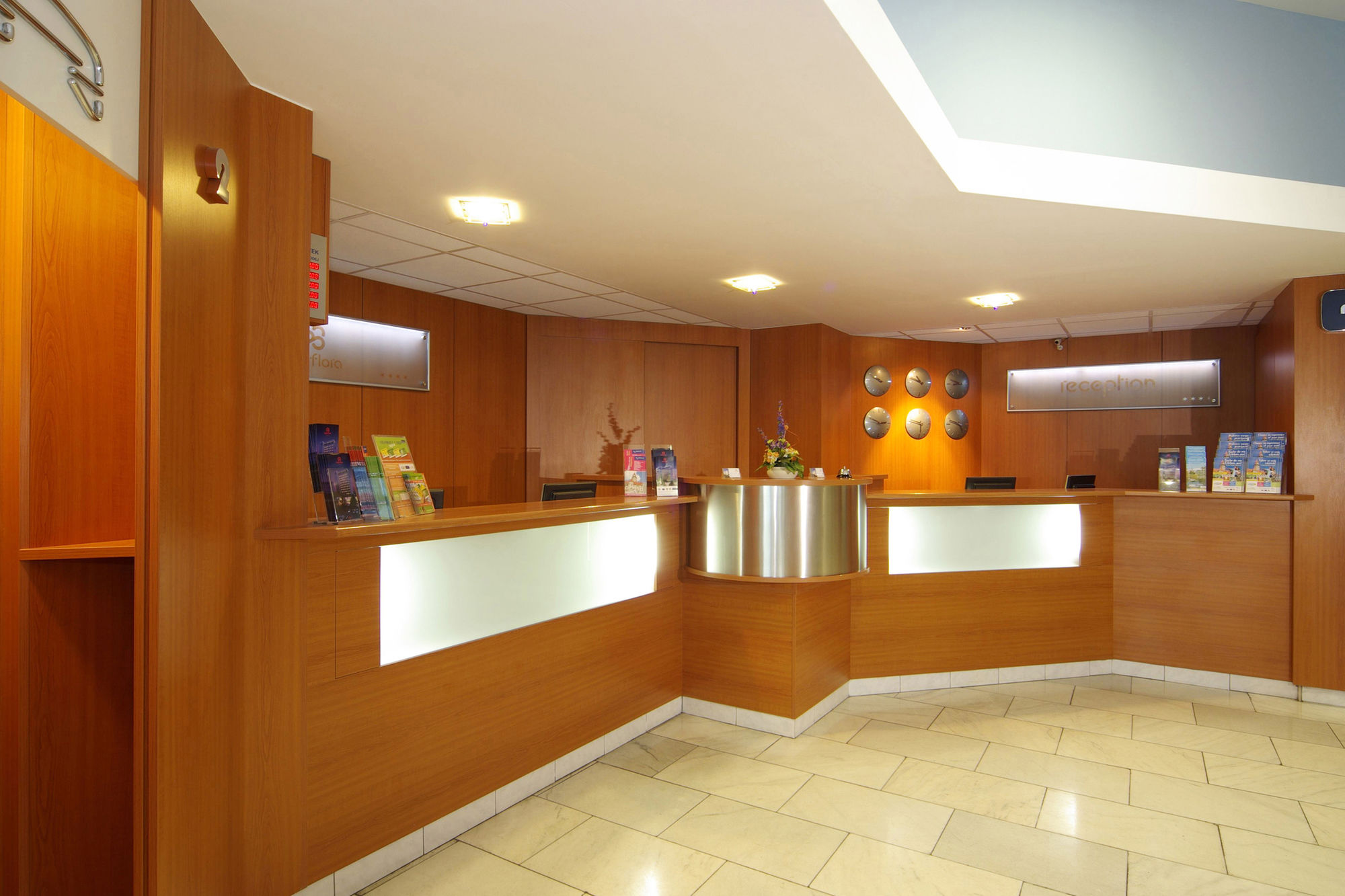 Фото Hotel Flora