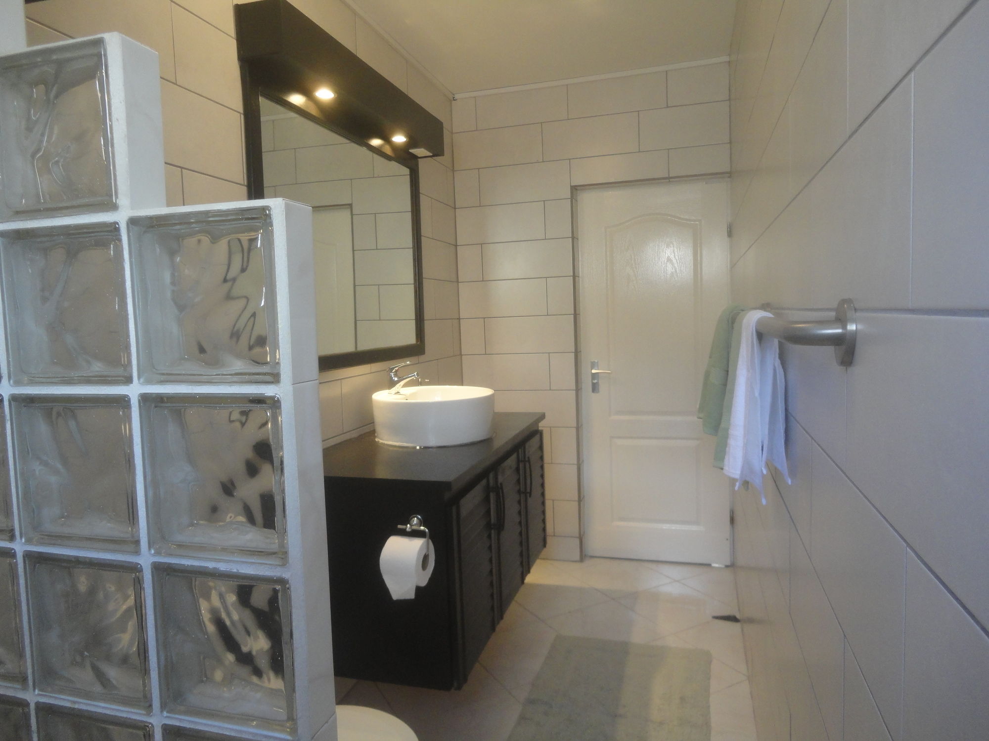 Фото Landslake Apartments