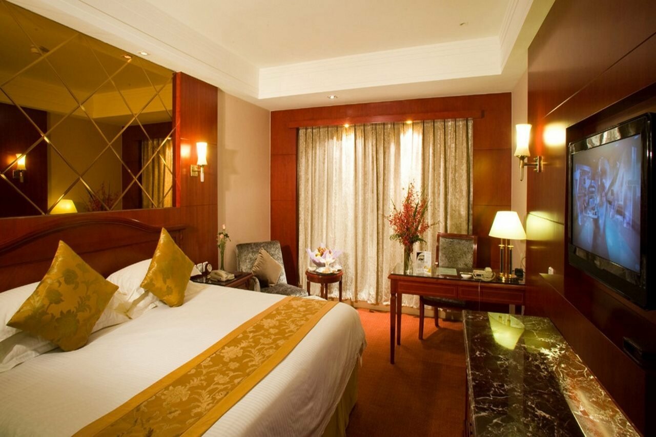 Фото Oriental Riverside Bund View Hotel