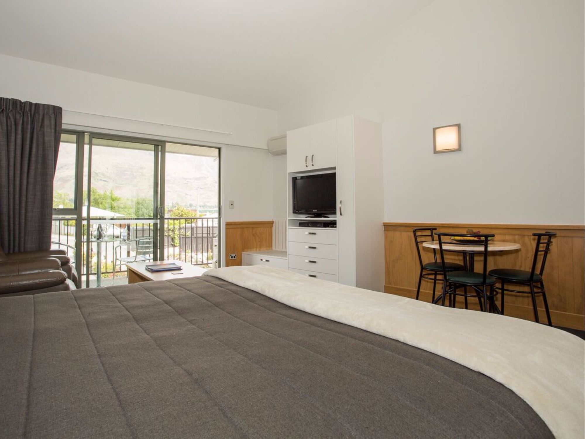 Фото Clearbrook Motels Wanaka