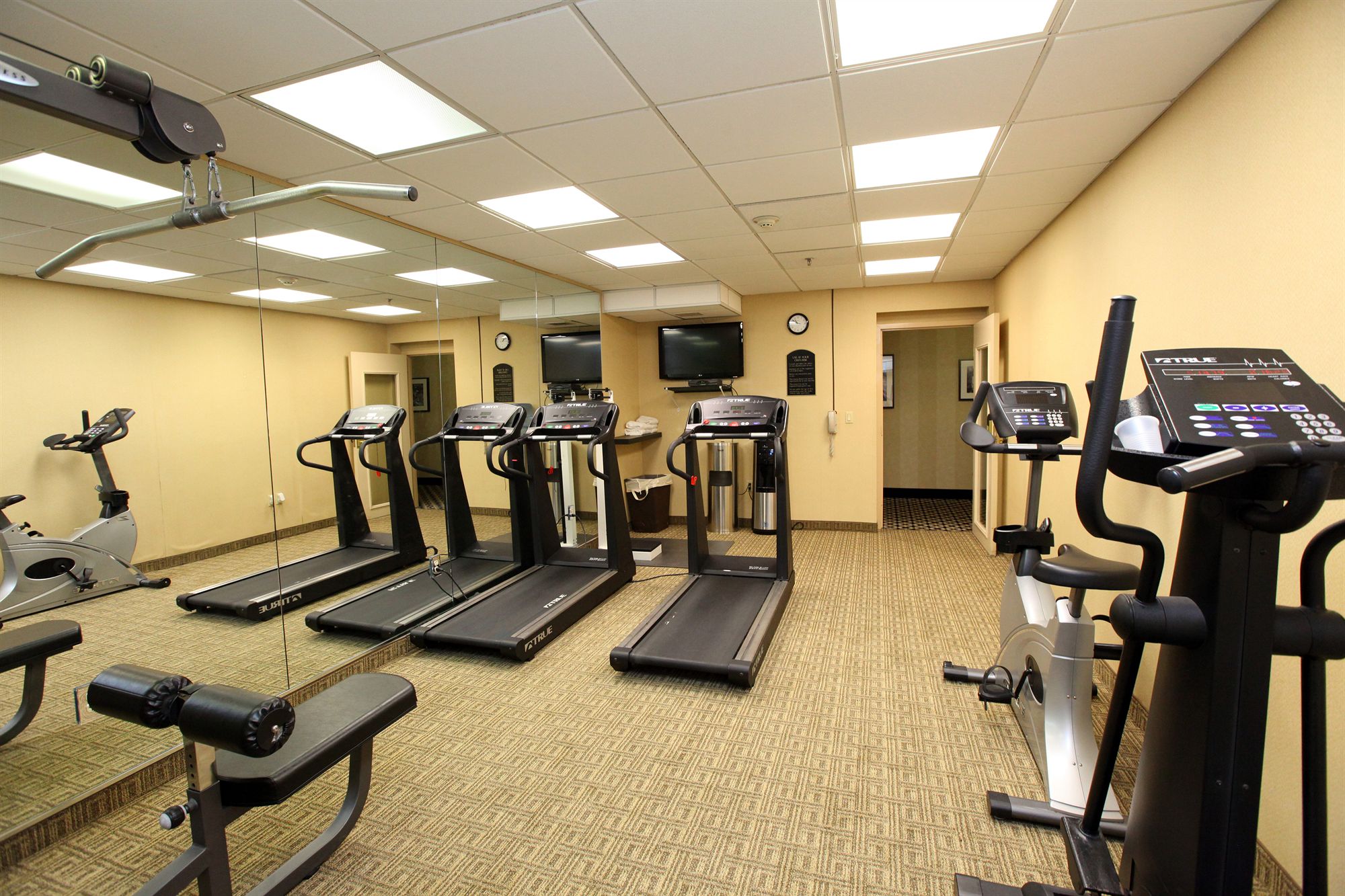 Фото Best Western Paramus Hotel & Suites