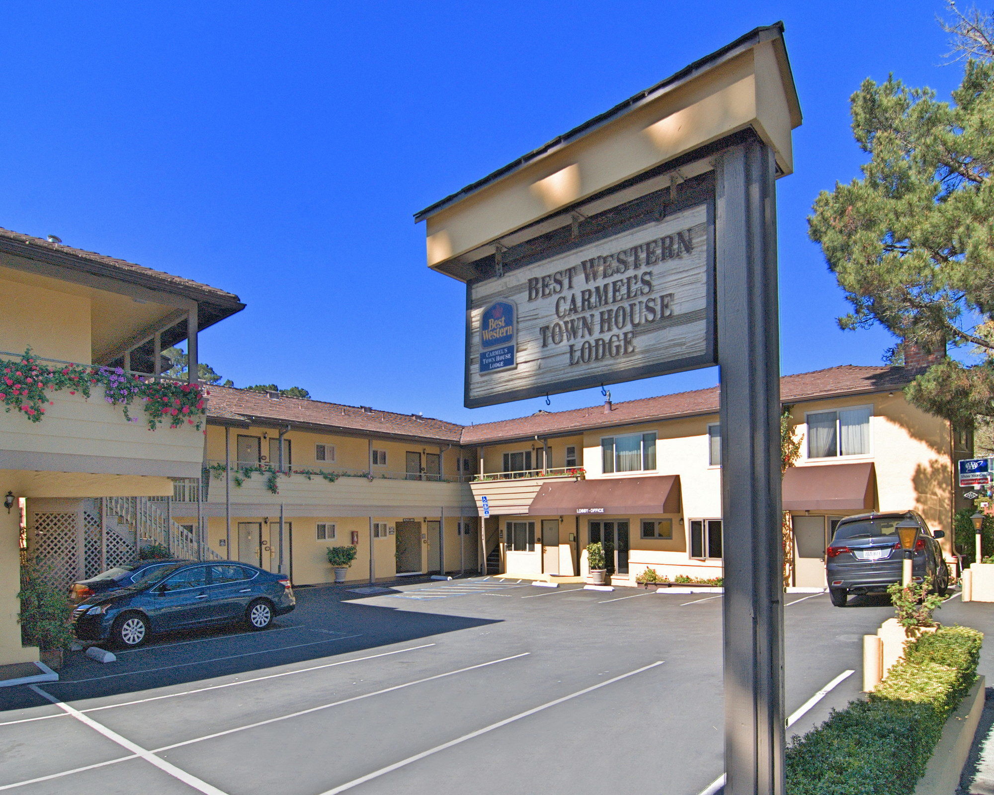 Фото Best Western Carmel's Town House Lodge