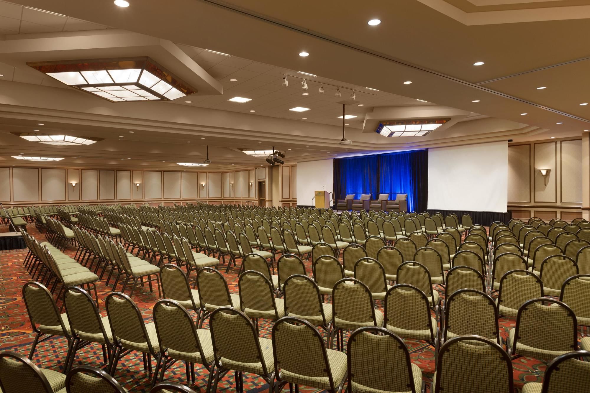 Фото Embassy Suites Charleston