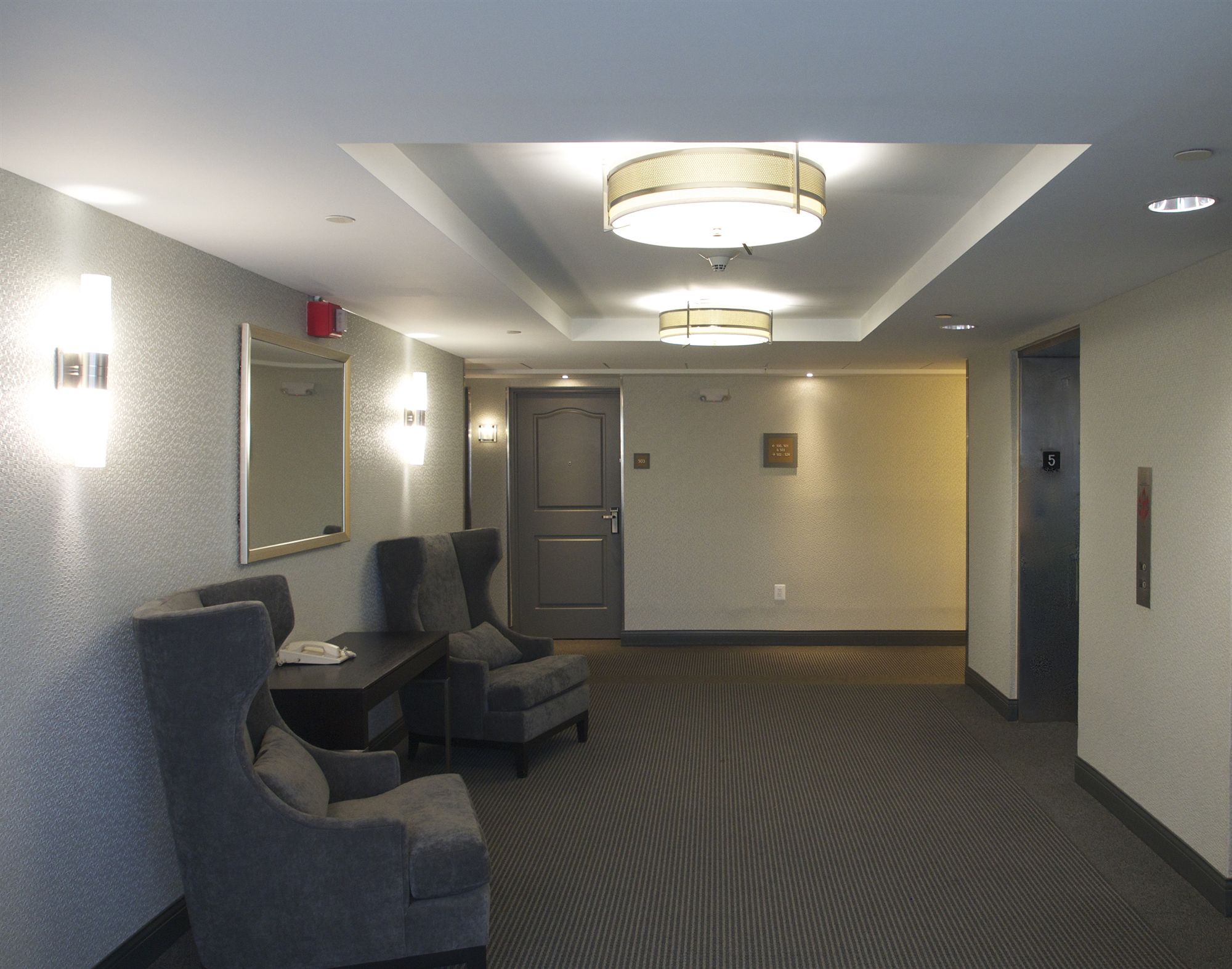 Фото Metro Points Hotel