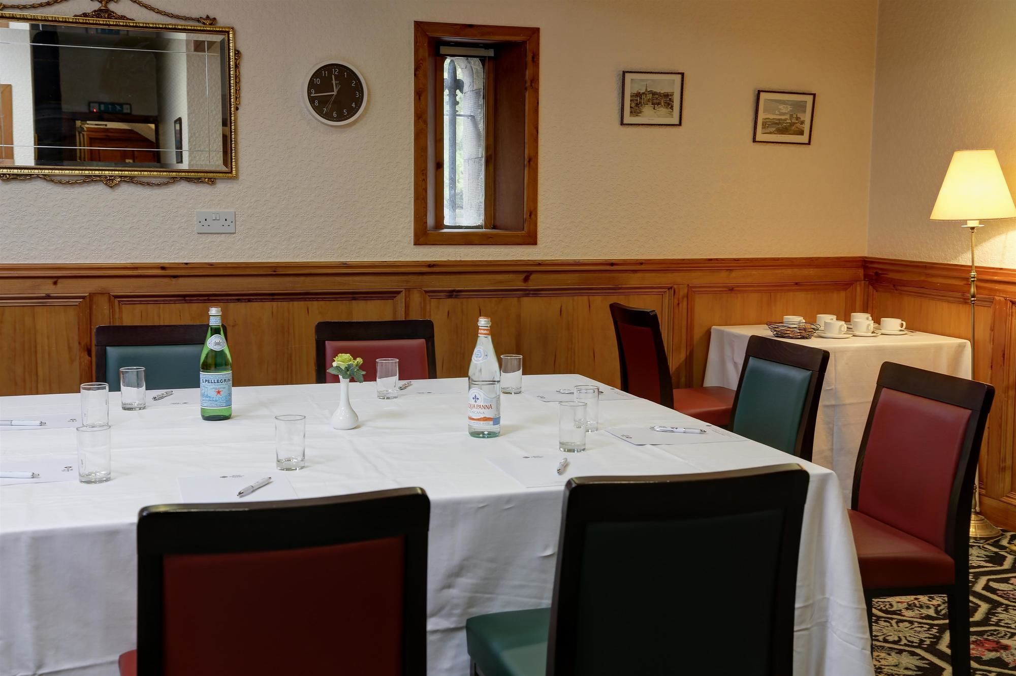 Фото Lochardil House Hotel