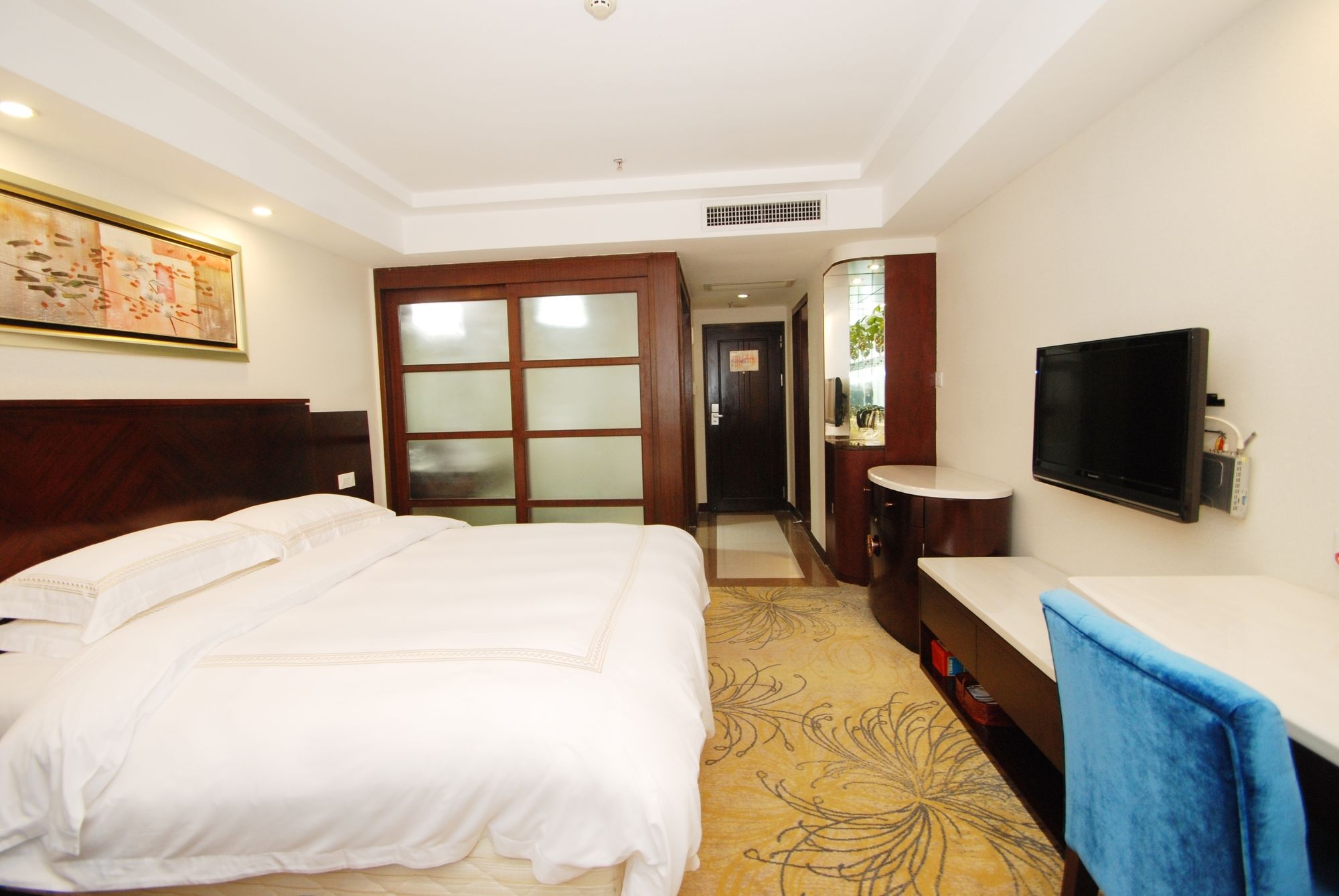 Фото Overseas Chinese Friendship Hotel