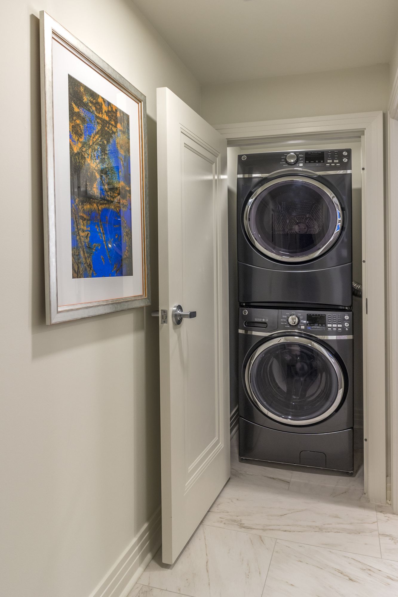 Фото The Jung Hotel and Residences