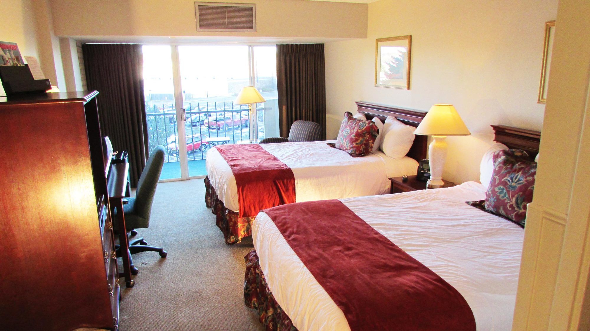 Фото Satellite Hotel