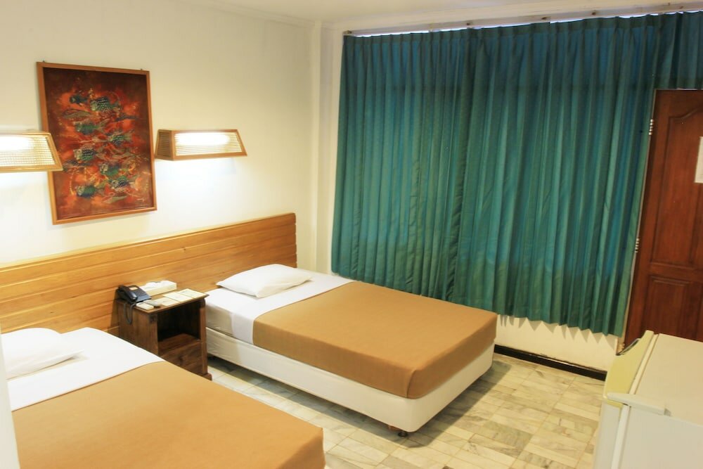 Фото Hotel Karthi