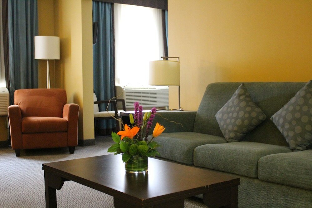 Фото Wingate by Wyndham Regina