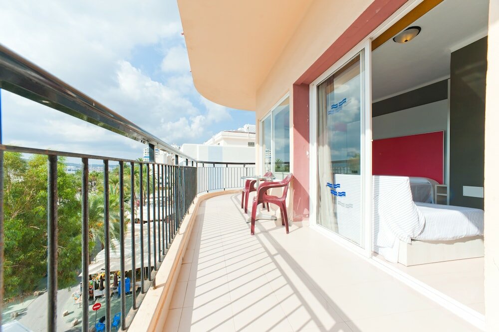 Фото The Red Hotel by Ibiza Feeling 
