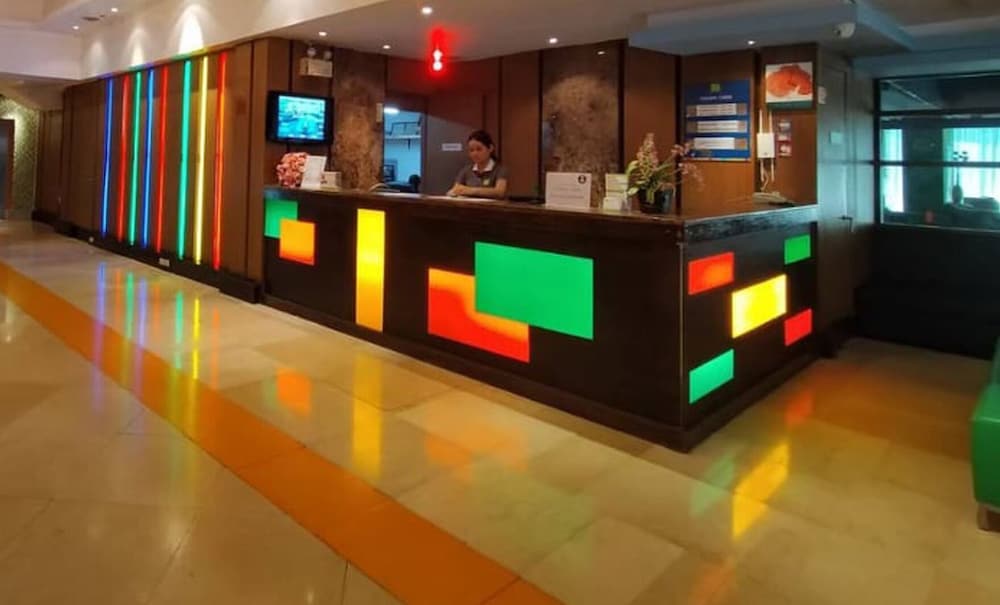 Фото The Seasons Bangkok Huamark