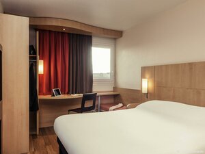 Ibis Epinay-sur-Seine (Épinay-sur-Seine, Avenue du 18 Juin 1940, 1), hotel
