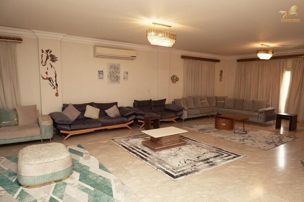 Фото Villa In Deplomaseen District