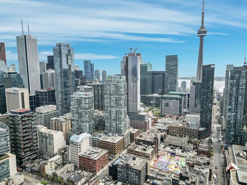 Фото The Harbour Toronto