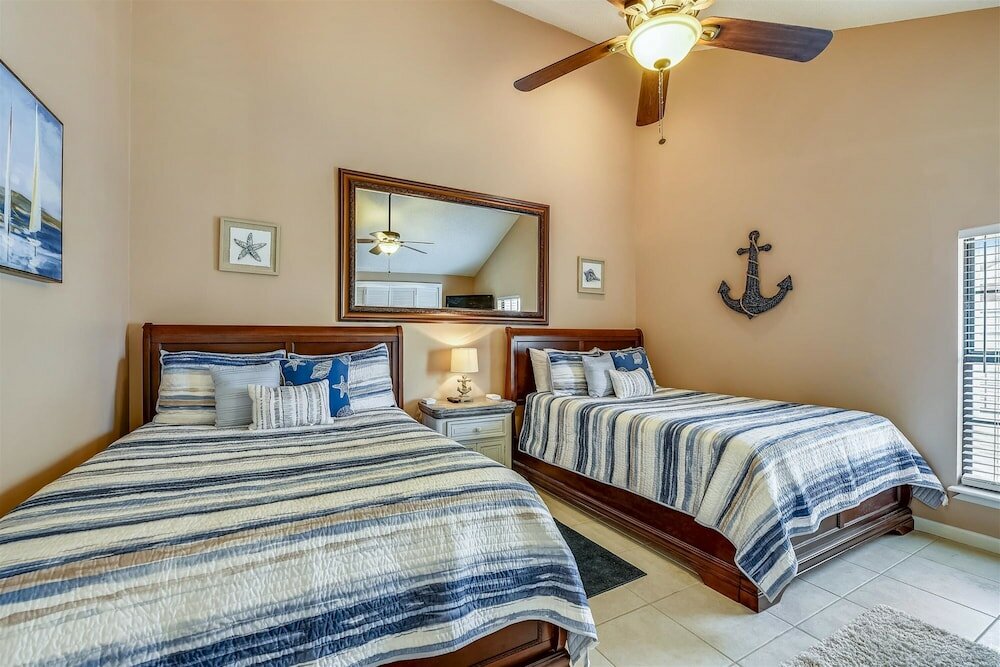 Фото Flip Flop Inn by Book That Condo