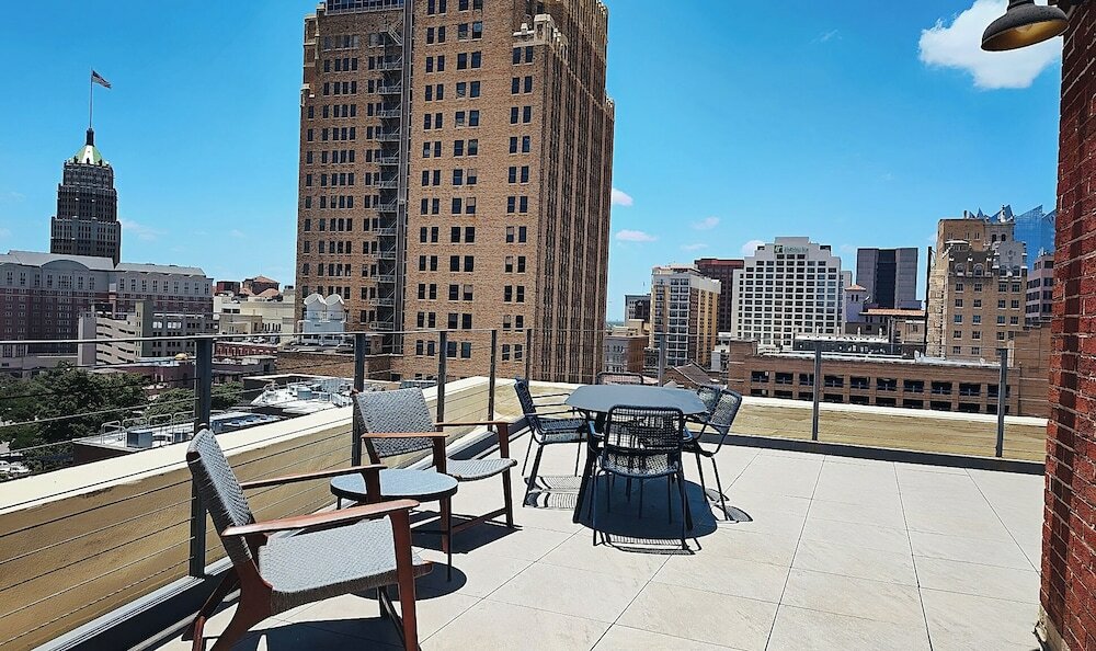 Фото The Maverick, powered by Placemakr - River Walk