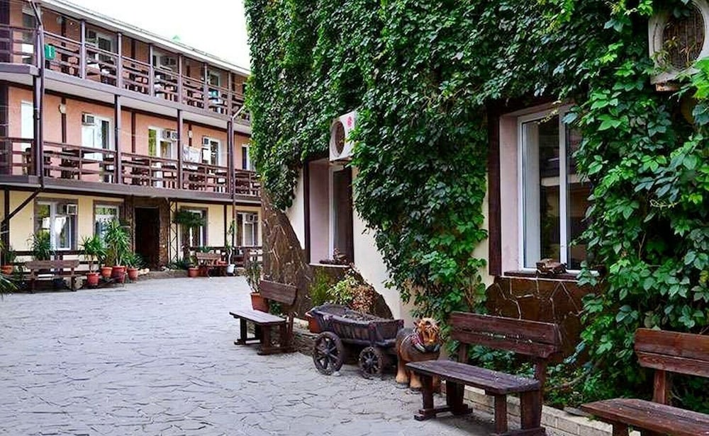 Фото отеля 1