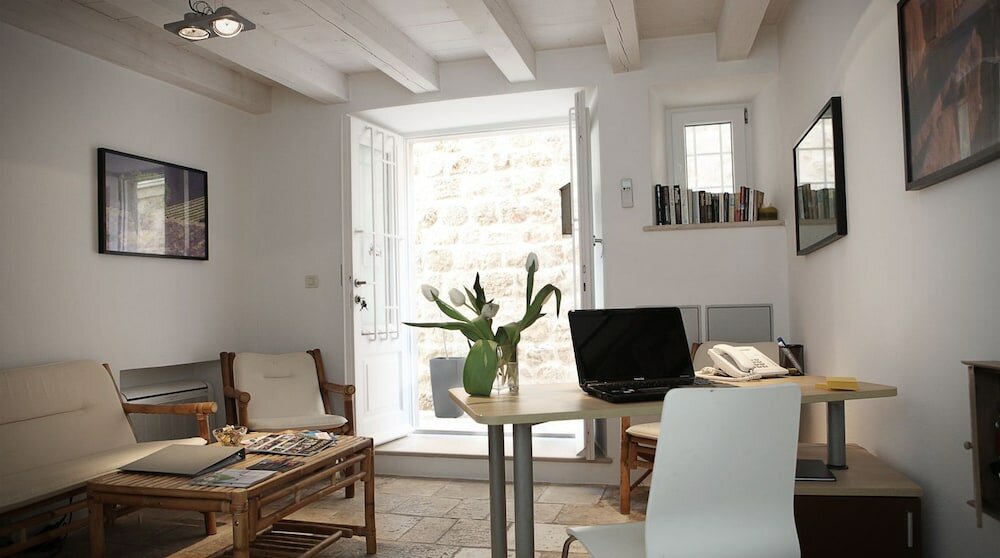 Фото MirÓ Studio Apartments