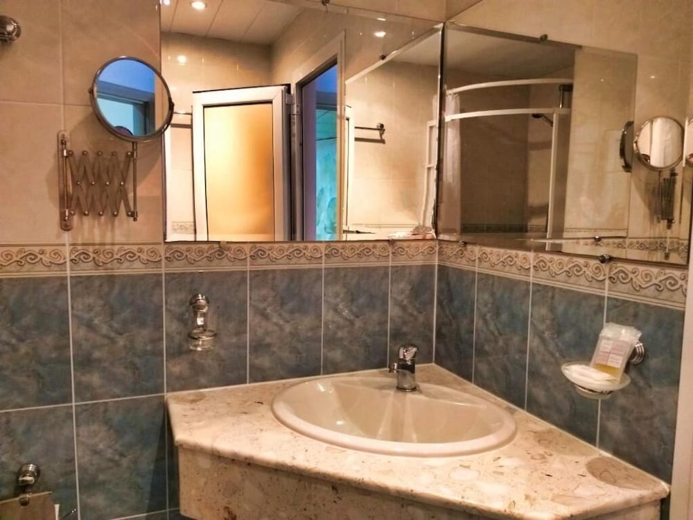 Фото Aphrodite Hotel