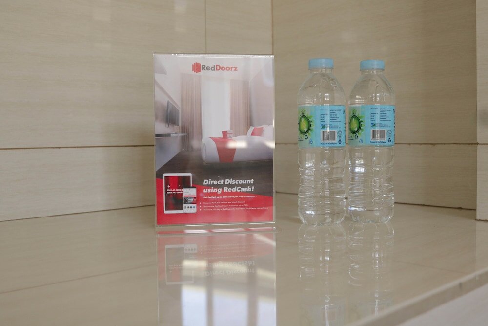 Фото RedDoorz @ Grand Apartelle Hernan Cortes Cebu