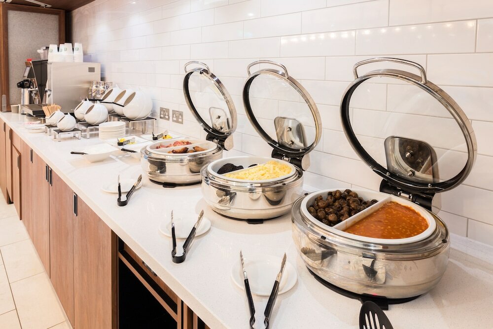 Фото Courtyard by Marriott Glasgow Airport