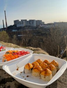 Food and lunch delivery Sushi Wok, Polyarny, photo