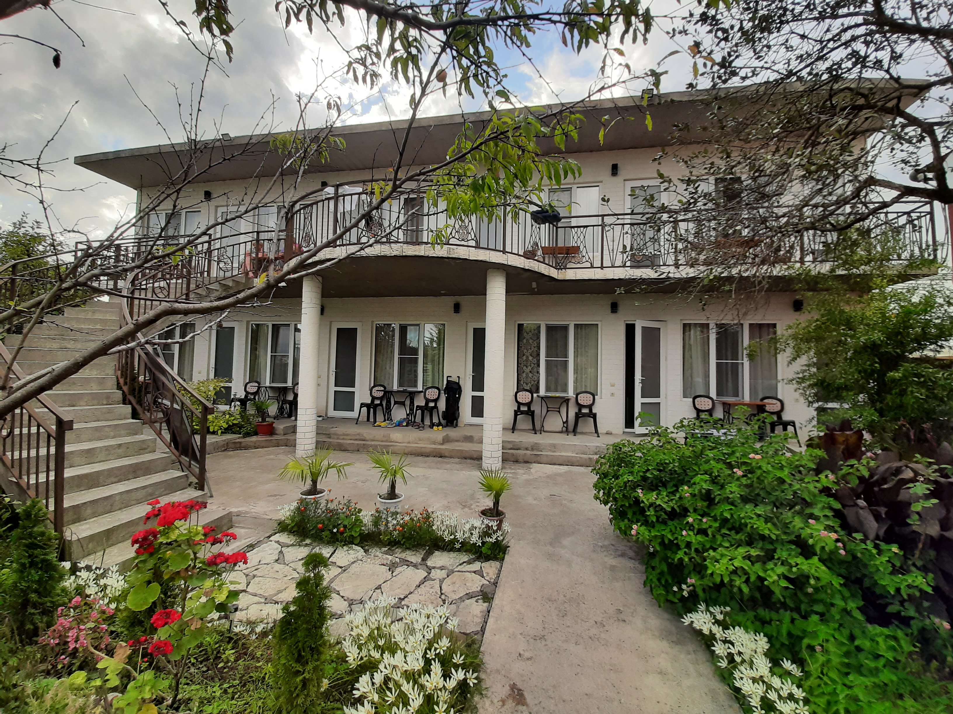 Фото отеля 1