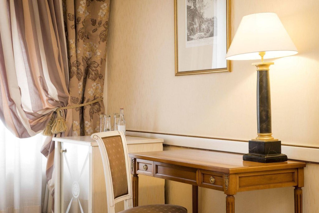 Фото Nh Geneva City