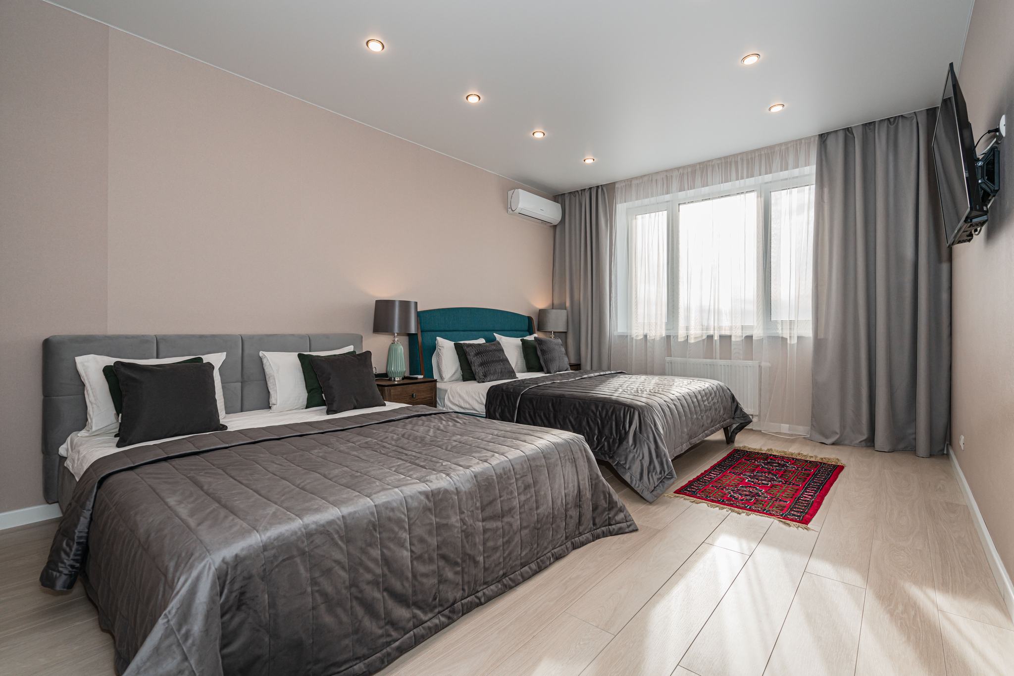 Фото Crown39 на улице Памяти Павших в Афганистане