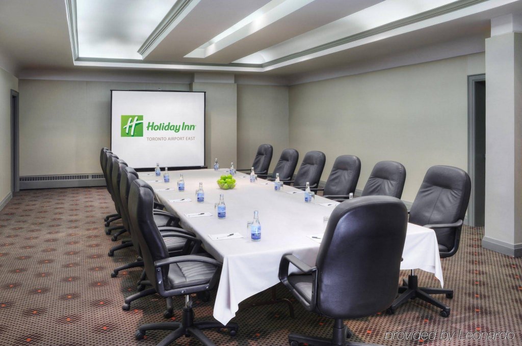 Фото Holiday Inn Toronto Airport East