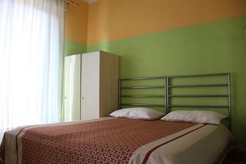 Фото Jammin' Rimini Party Hostel