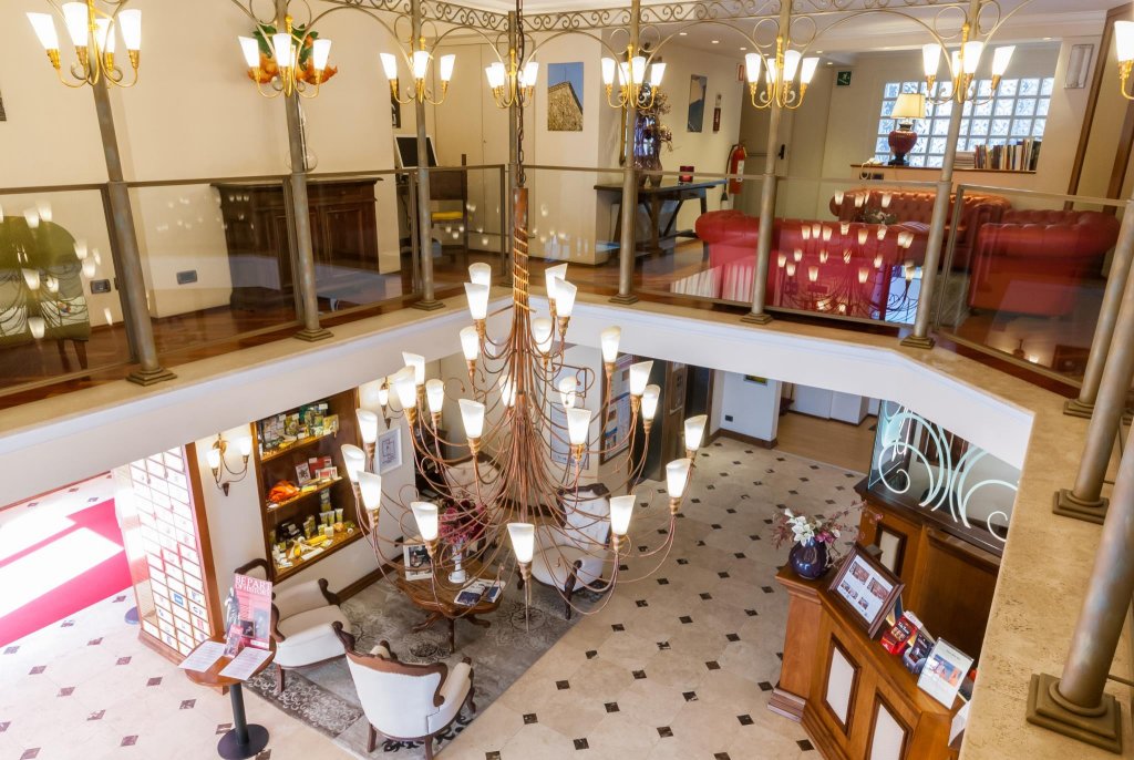 Фото Отель B&b Hotel Firenze Laurus al Duomo