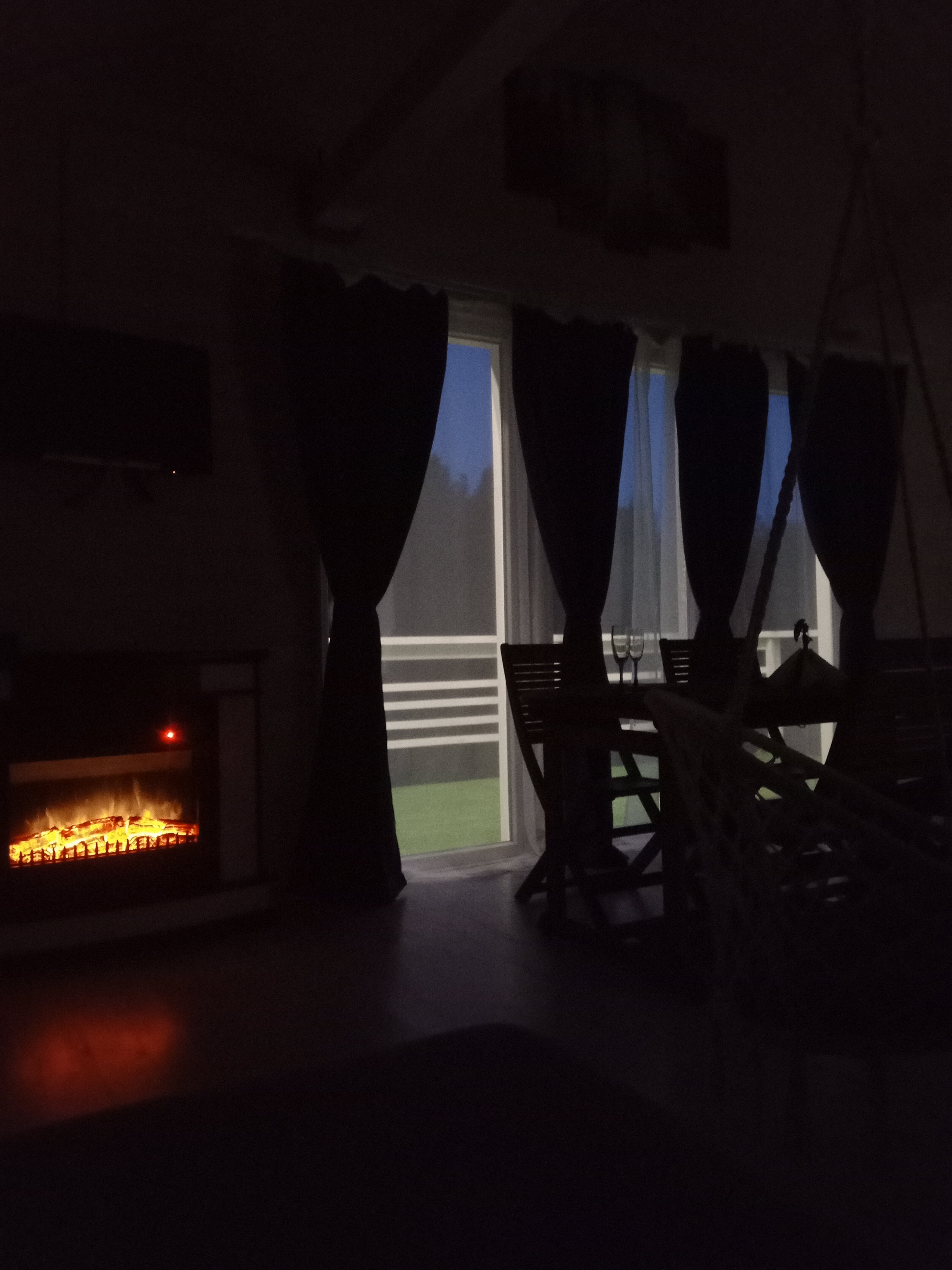 Фото Домик у ёлки