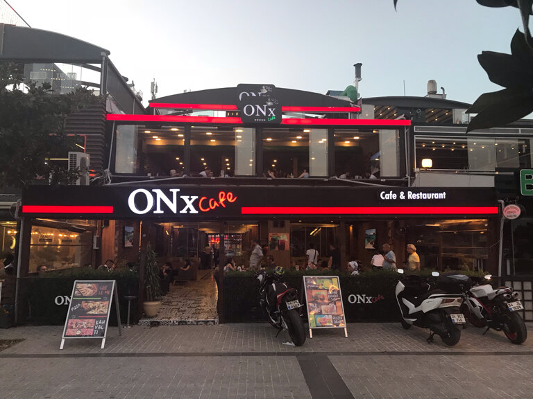 Kafe Onx Cafe Restaurant, Pendik, foto