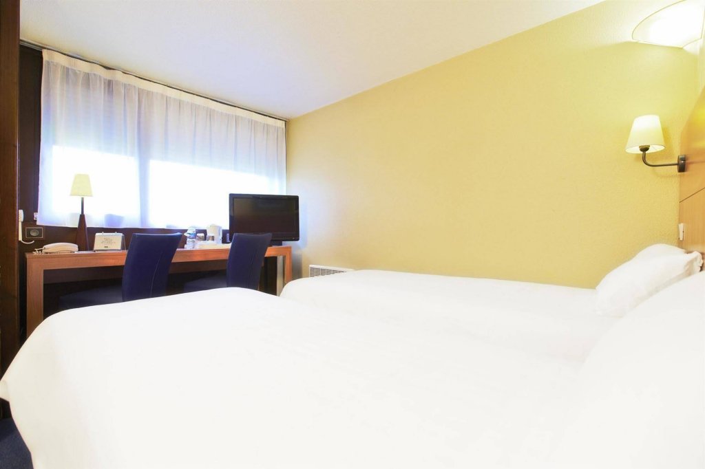 Фото Hotel Kyriad Mulhouse Est - Lutterbach