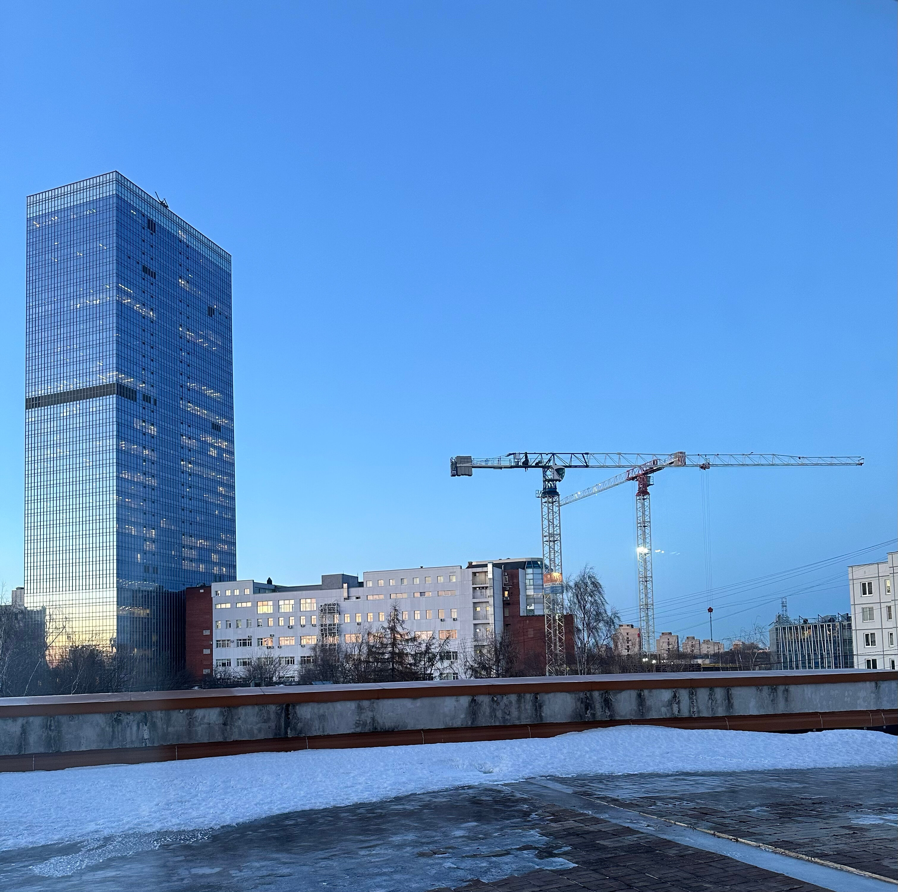 Фото Демократ на Краснопутиловской 111