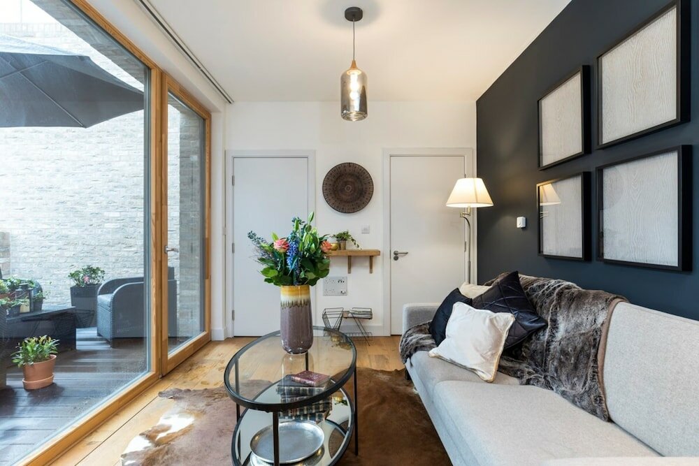 Фото Modern and Designed 2 Bedroom Apartment With Terrace Notting Hill