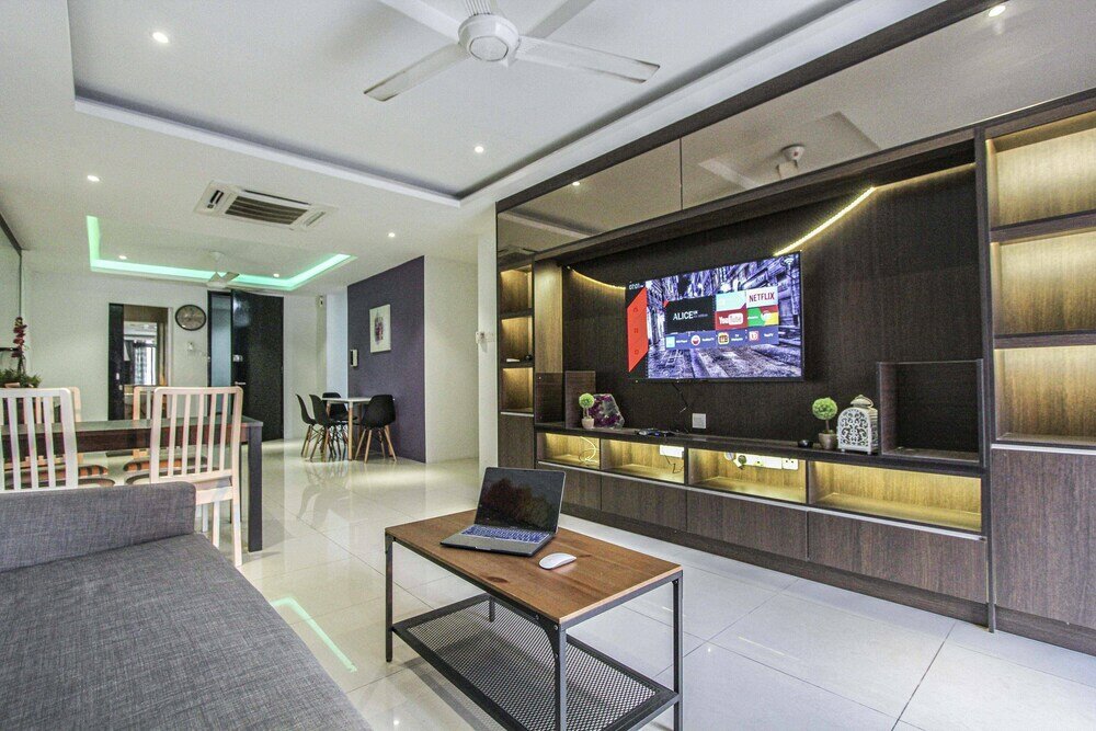 Фото Taragon Bintang Suites by StayHub Type 1