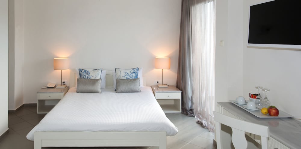 Фото Knossos Beach Bungalows Suites Resort & SPA
